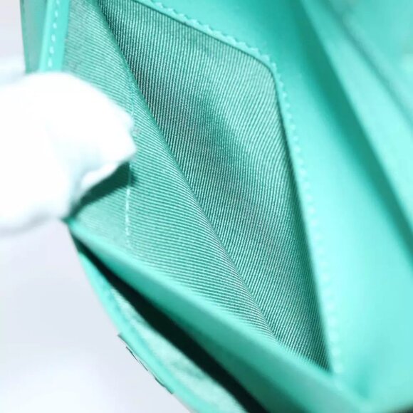 AUTHENTICITY GUARANTEED CHANEL Wallet Enamel Green CC - Picture 13 of 16